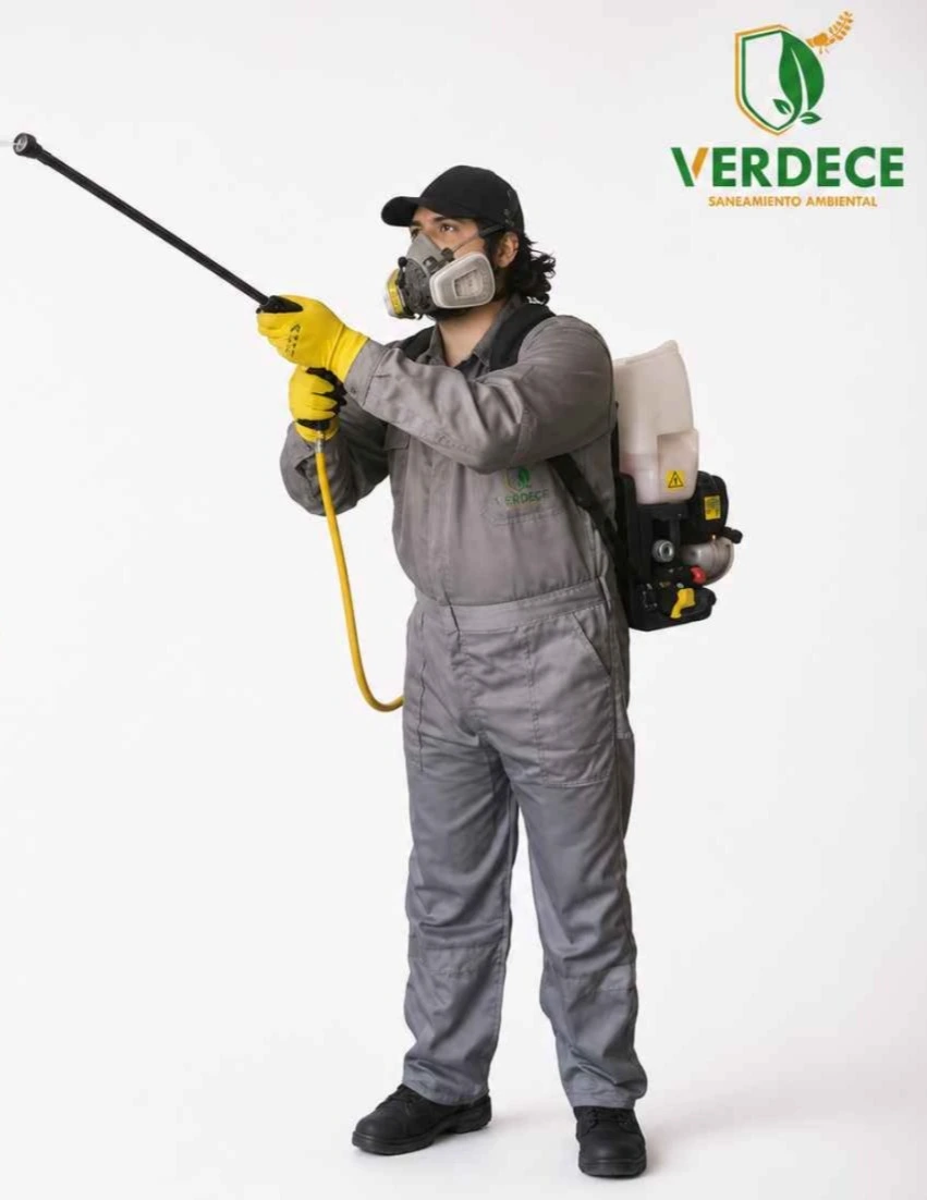 Técnico Verdece en servicio